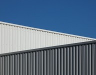 naves-prefabricadas-fachada-chapa-metalica