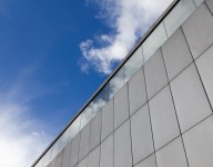 naves-prefabricadas-fachada-metalica-panel-arquitectonico