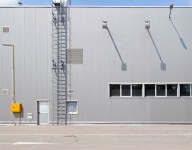 naves-prefabricadas-naves-industriales-fachadas-panel-sandwich-prefabricado